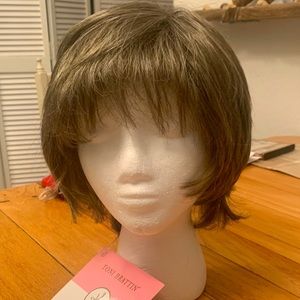 Brown/gray Wig. New with Tags. Toni Brattain